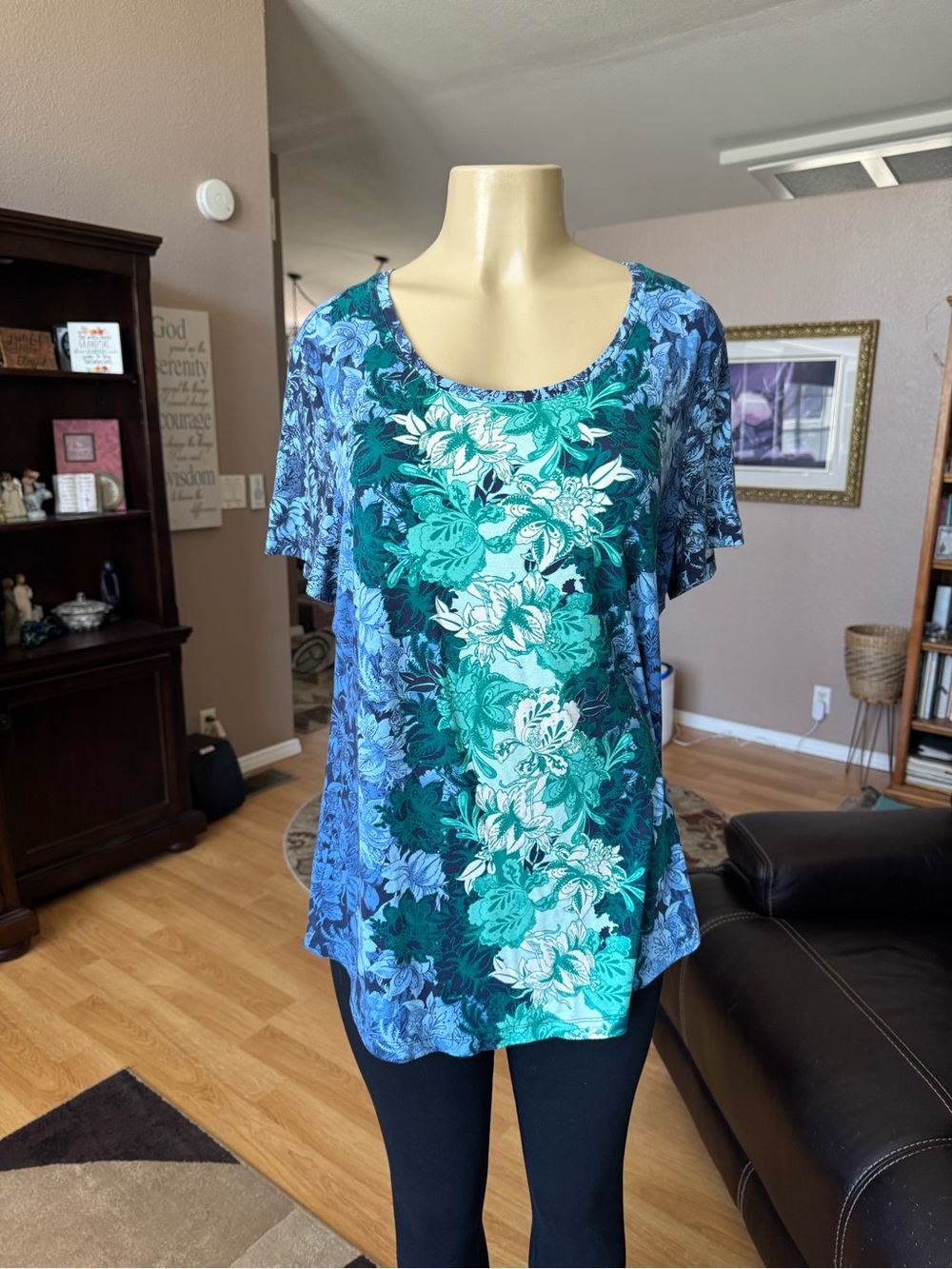 JM Collection blue, green & white floral print scoop neckline blouse-size XL